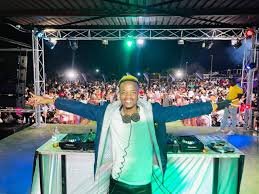 Why O Ntlogela - Mkoma Saan & Mr siX21 DJ Dance Feat Skobo Sa Matepe & Brush SA@Bolomp3.com